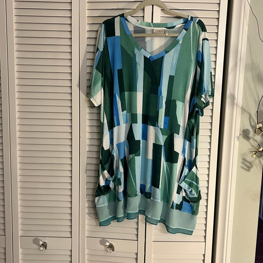 Short sleeve logo top 3x with pockets